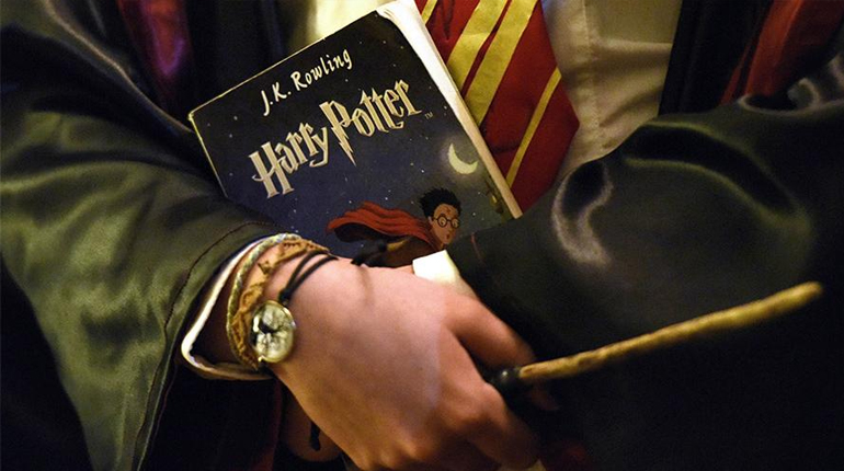 Статья, Первый экземпляр «Гарри Поттера» продали на аукционе, Новости